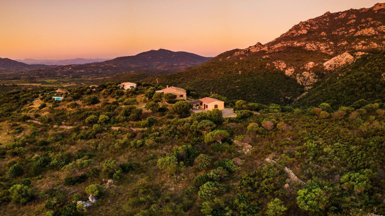 Stazzu Gallurese Villa Portisco Exteriör bild